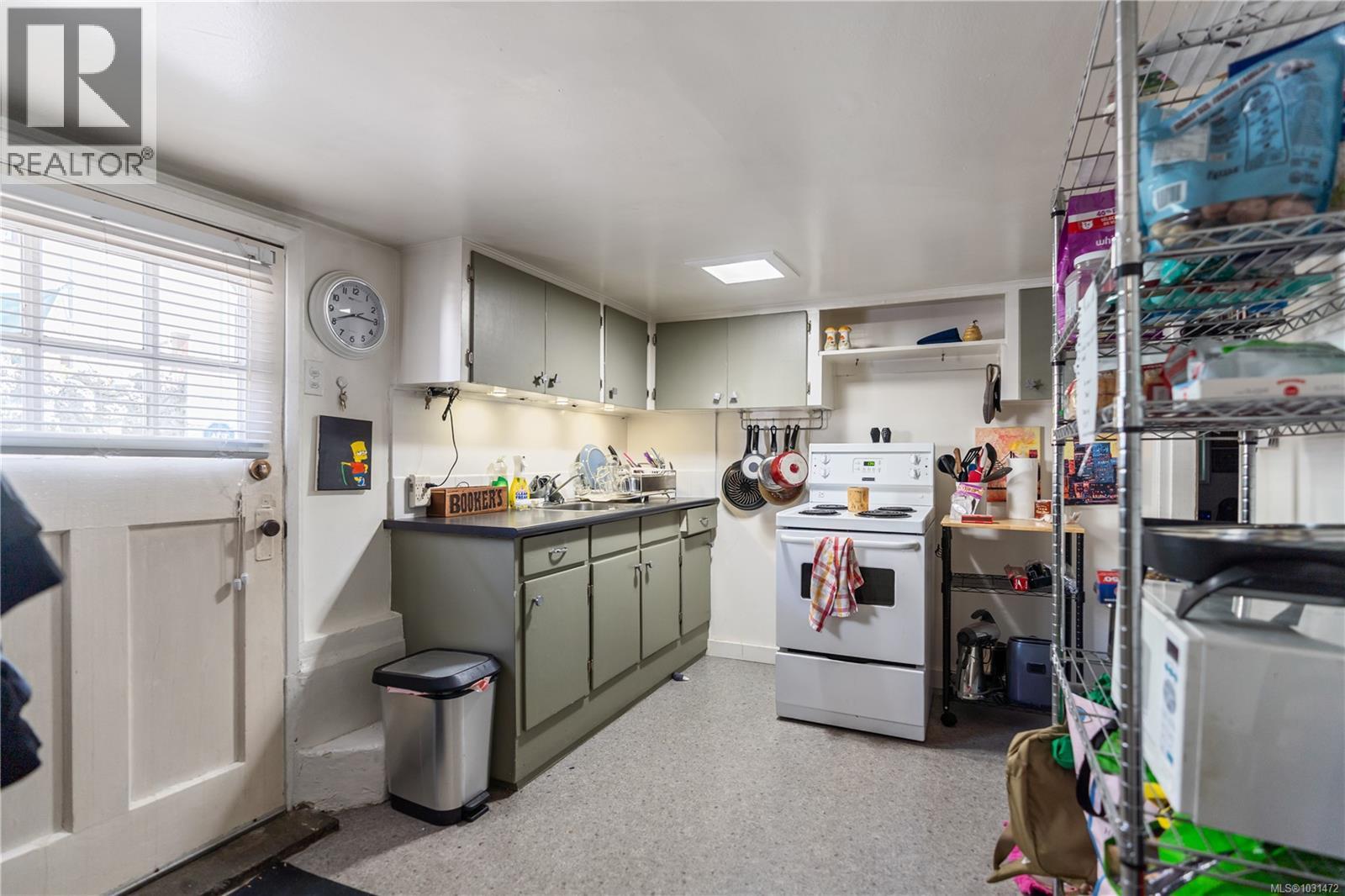 1142 North Park St - 17