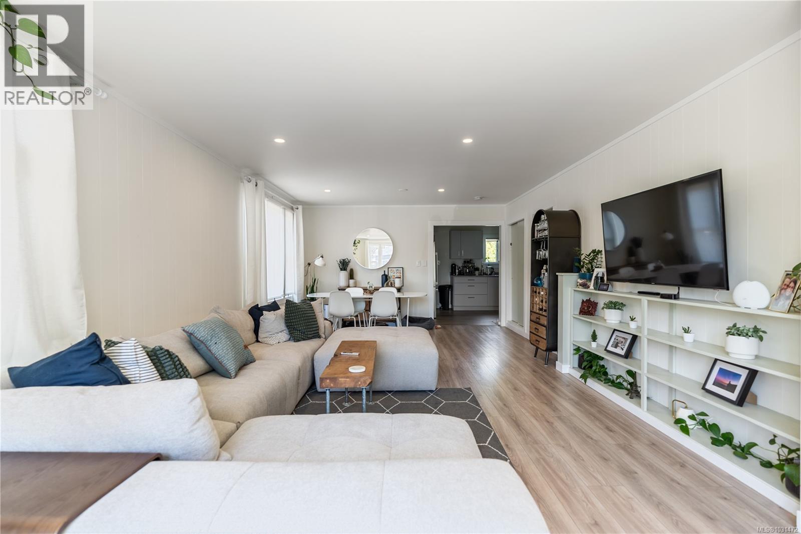 1142 North Park St - 9