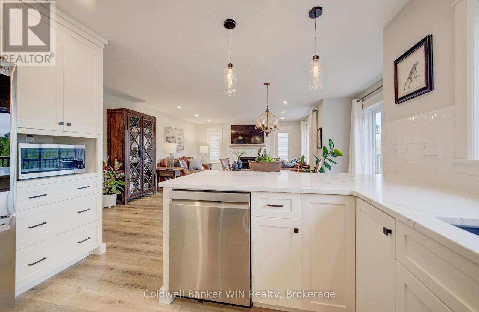 224 DJAY CRESCENT - 10