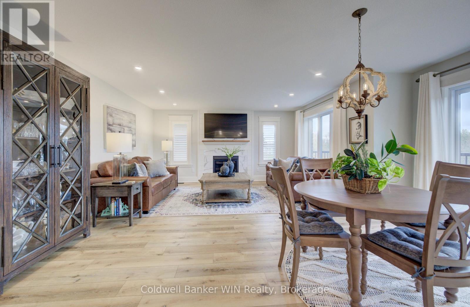 224 DJAY CRESCENT - 7