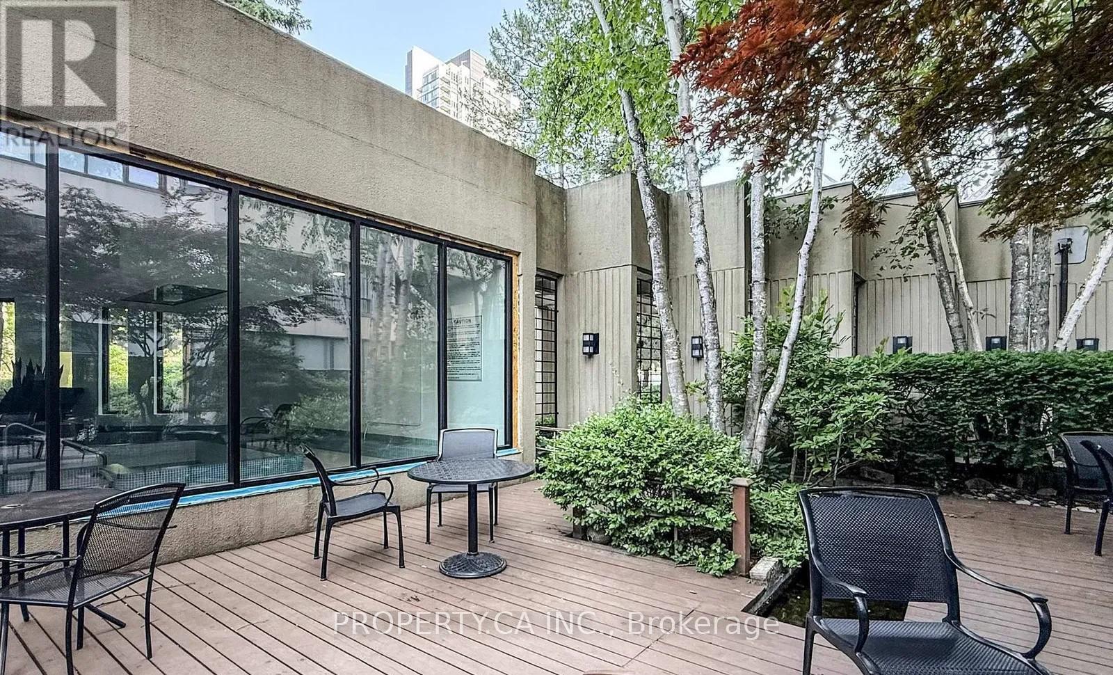 #604 65 SPRING GARDEN AVENUE - 34