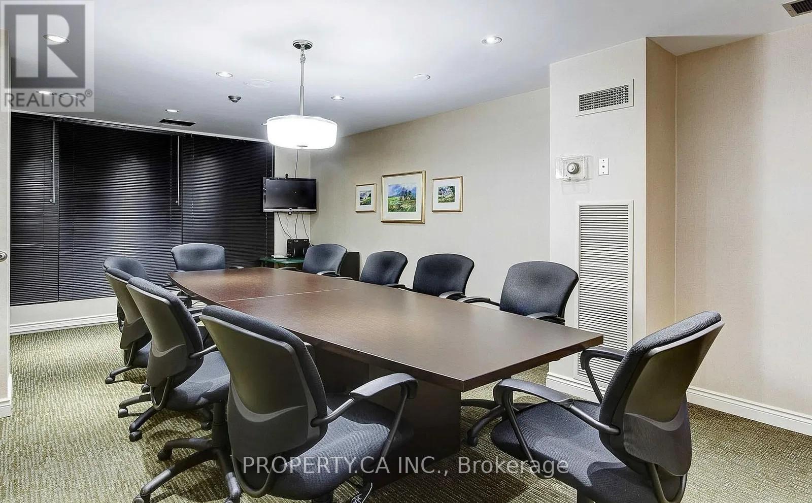 #604 65 SPRING GARDEN AVENUE - 36