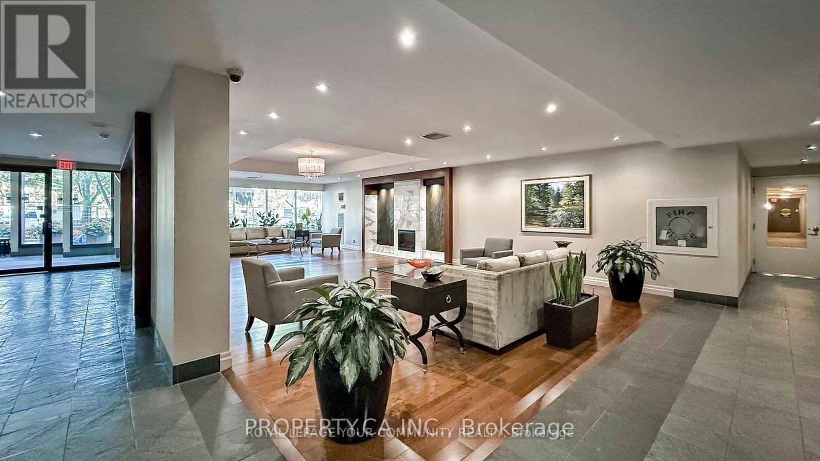 #604 65 SPRING GARDEN AVENUE - 37
