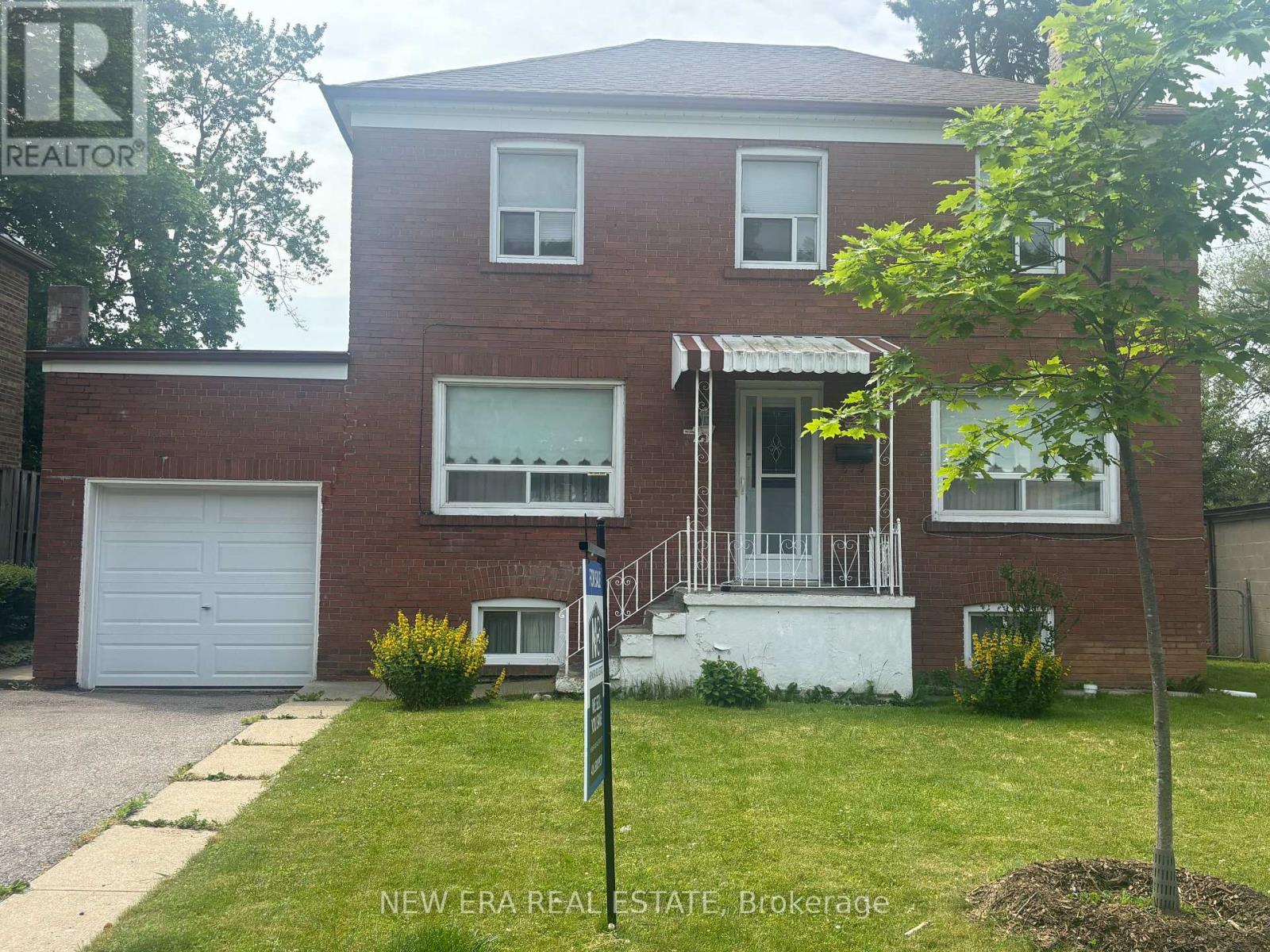 Listing photo of 27 DELL PARK AVENUE