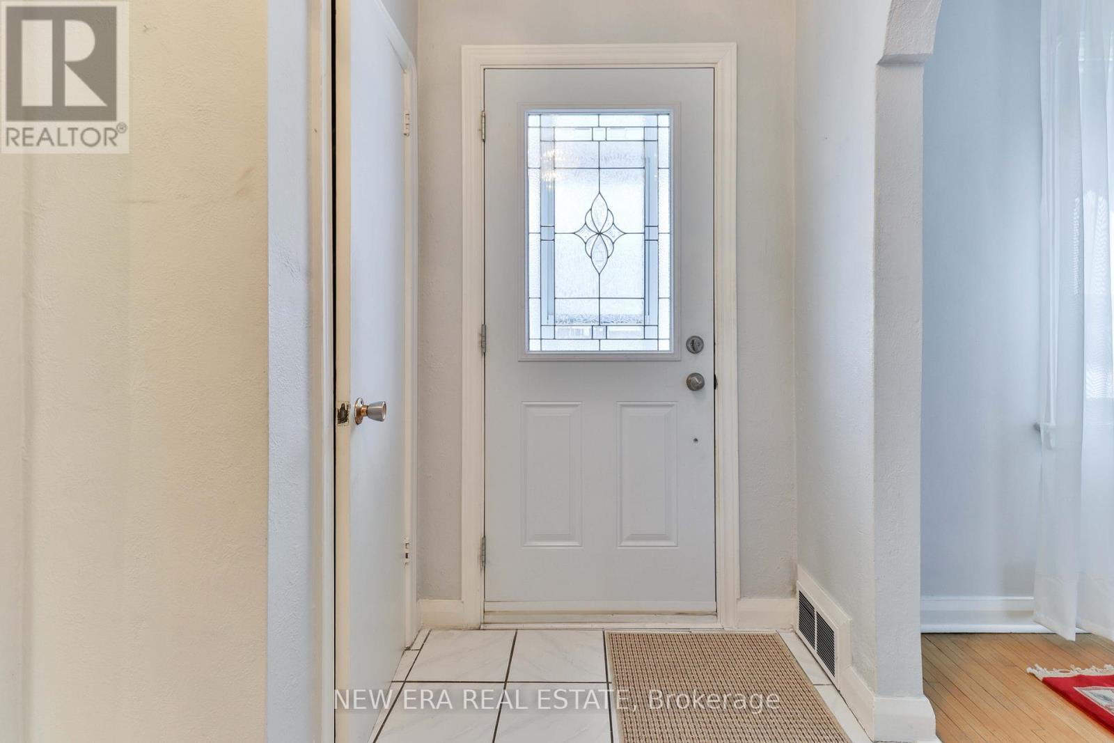 27 DELL PARK AVENUE - 3