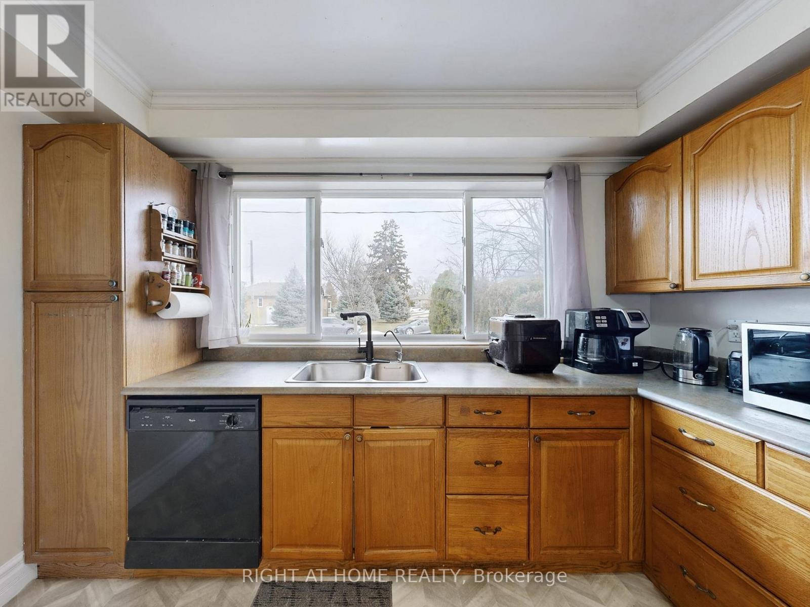 46 GLENSHEPHARD DRIVE - 18