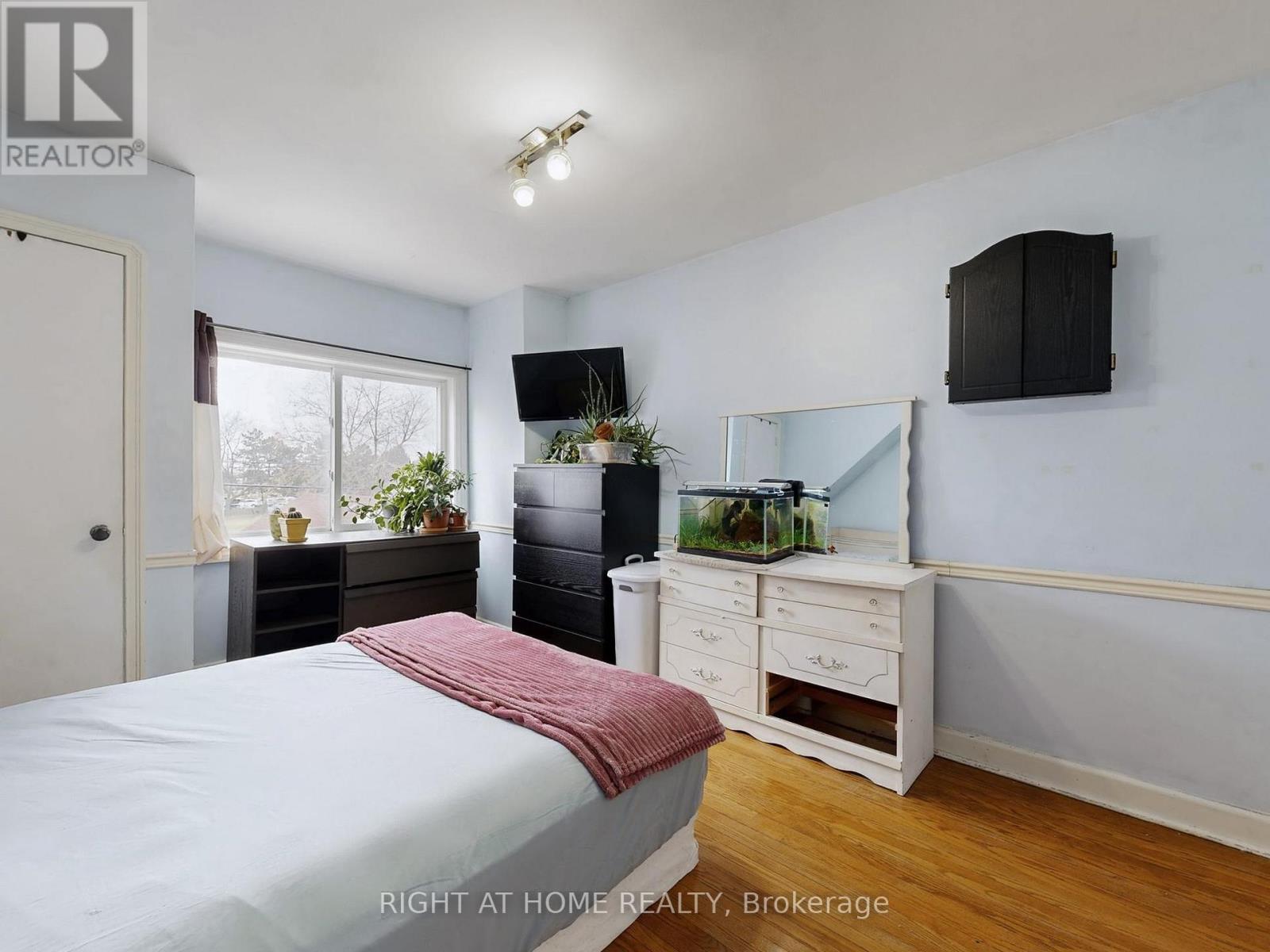 46 GLENSHEPHARD DRIVE - 29
