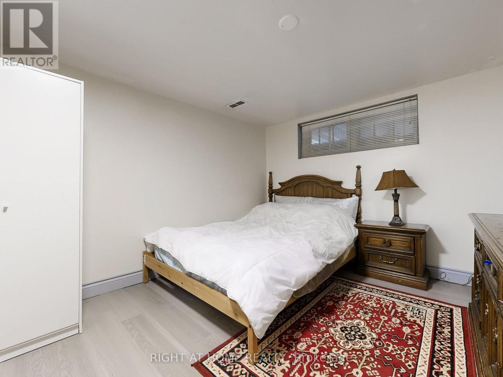 46 GLENSHEPHARD DRIVE - 40