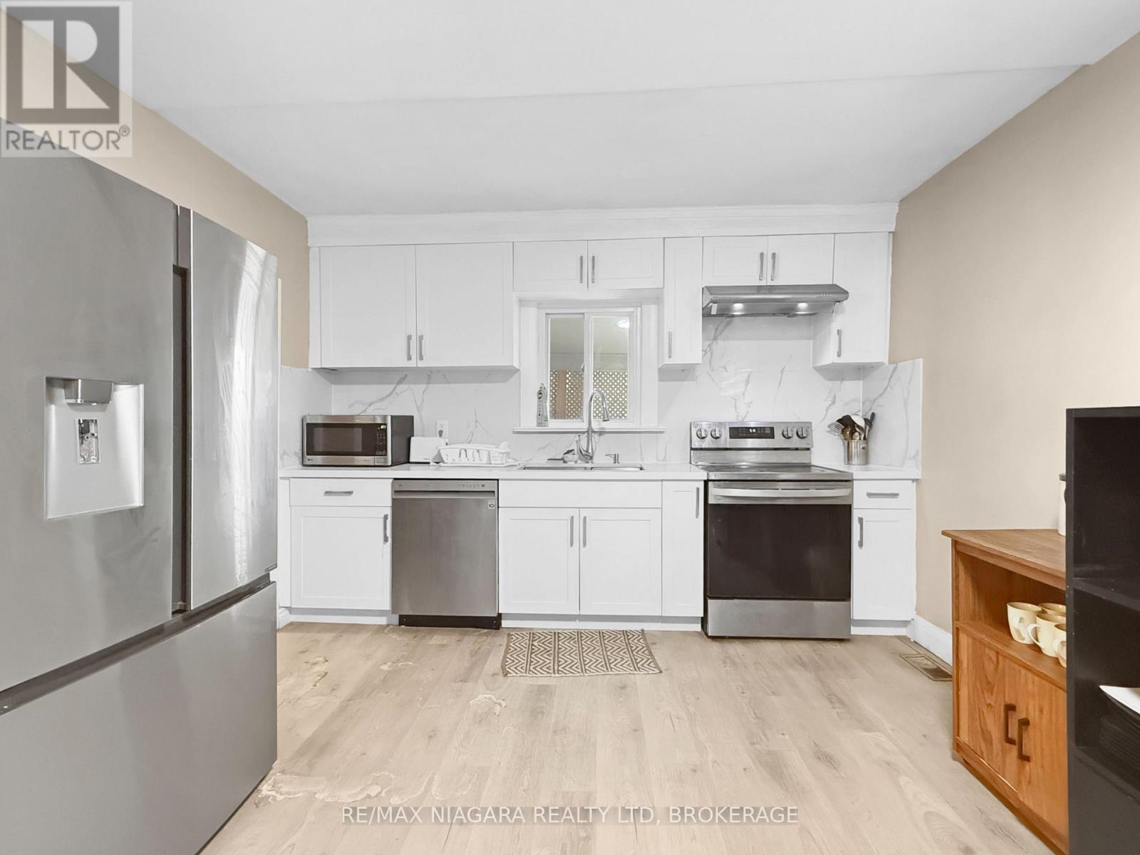 177 NIAGARA BOULEVARD — photo 7