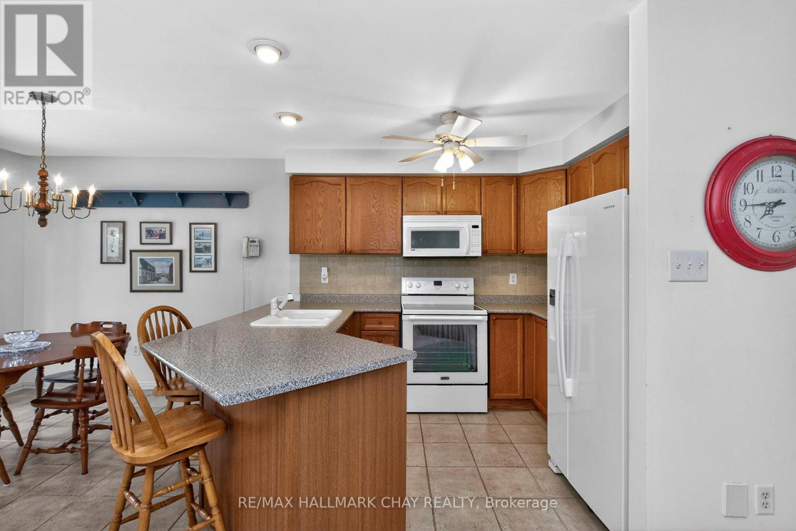 4 BAY COURT - 13