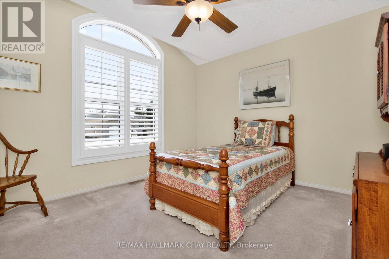 4 BAY COURT - 14