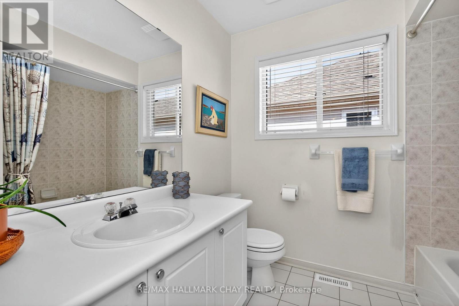 4 BAY COURT - 16