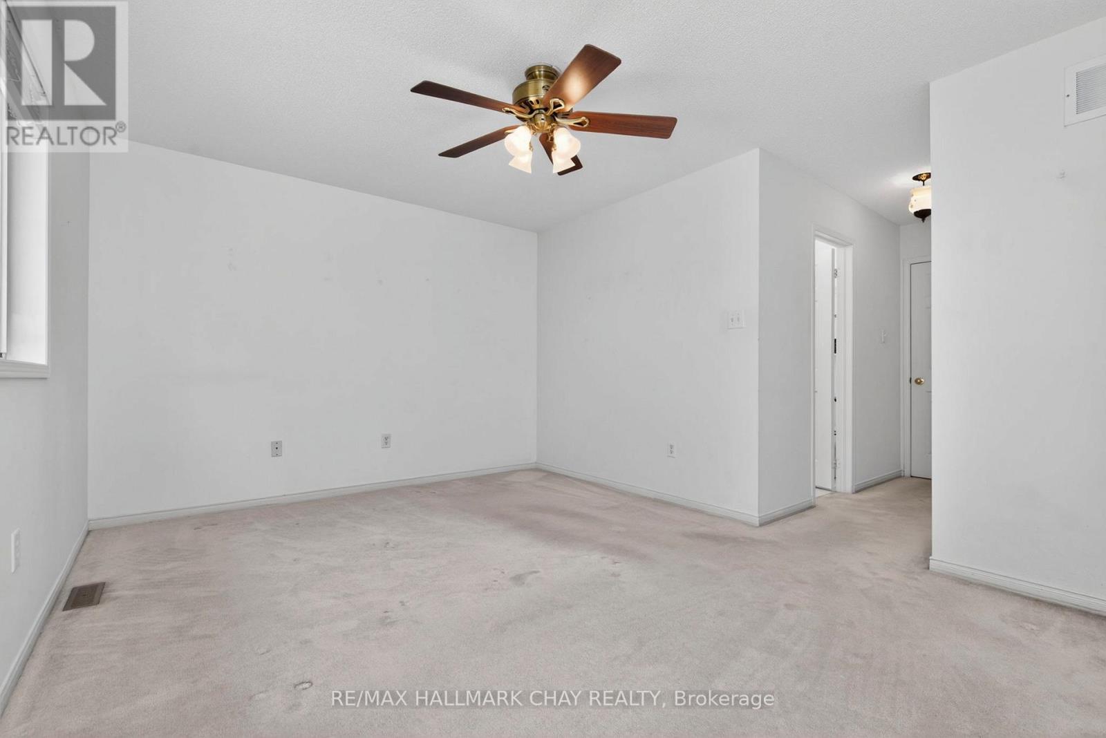 4 BAY COURT - 18