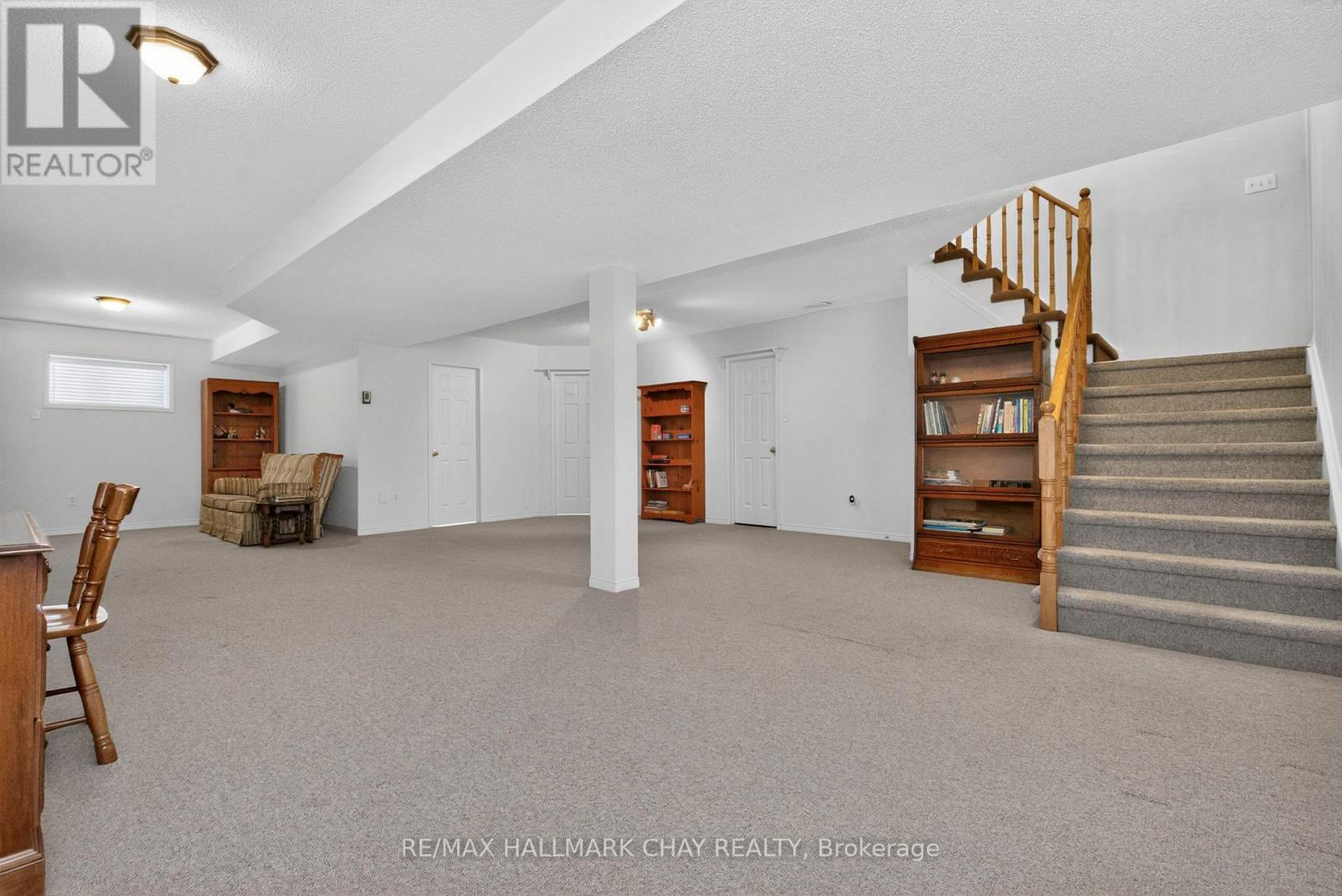 4 BAY COURT - 22