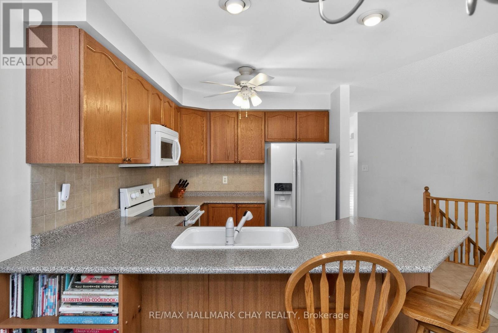 4 BAY COURT - 5