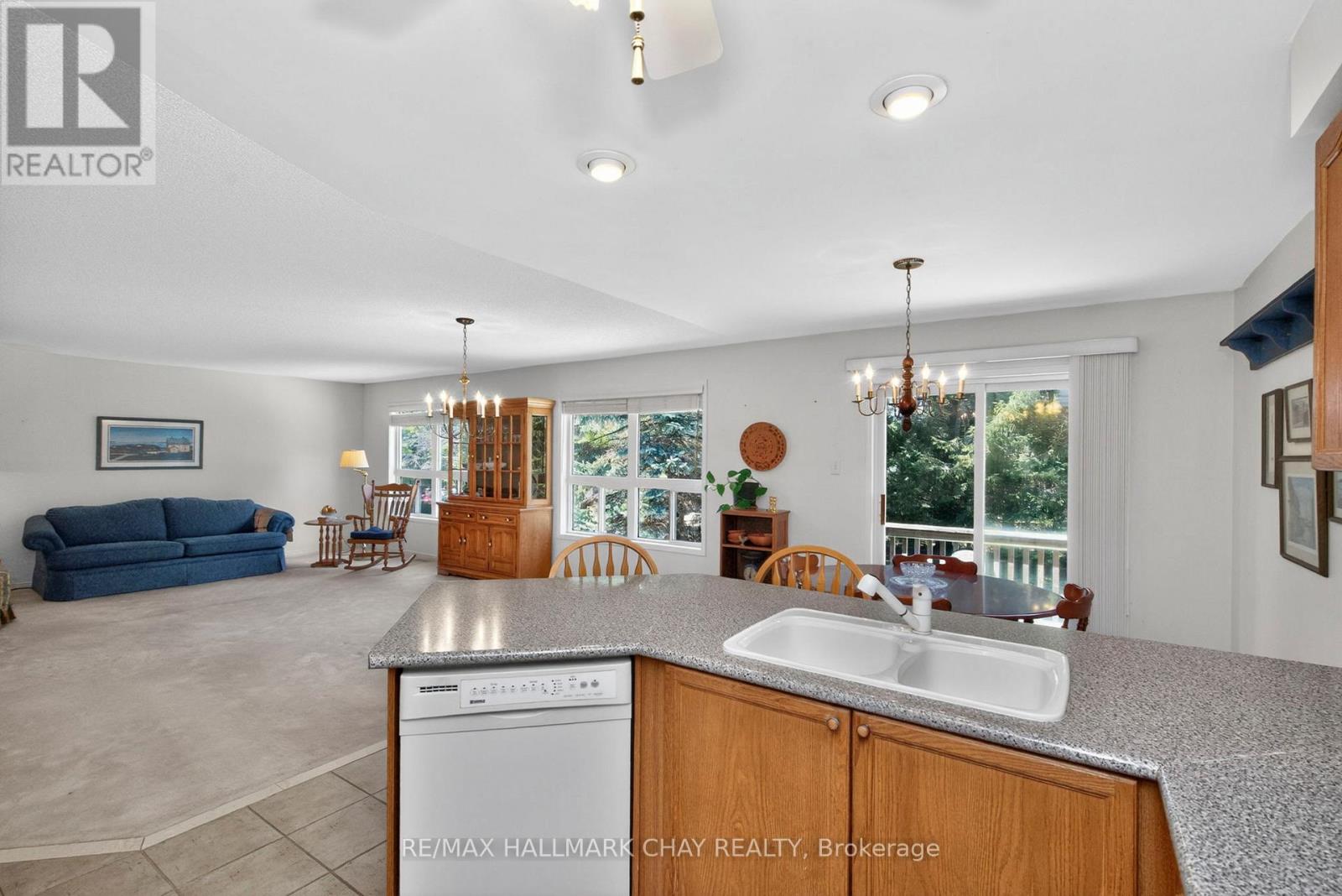 4 BAY COURT - 6