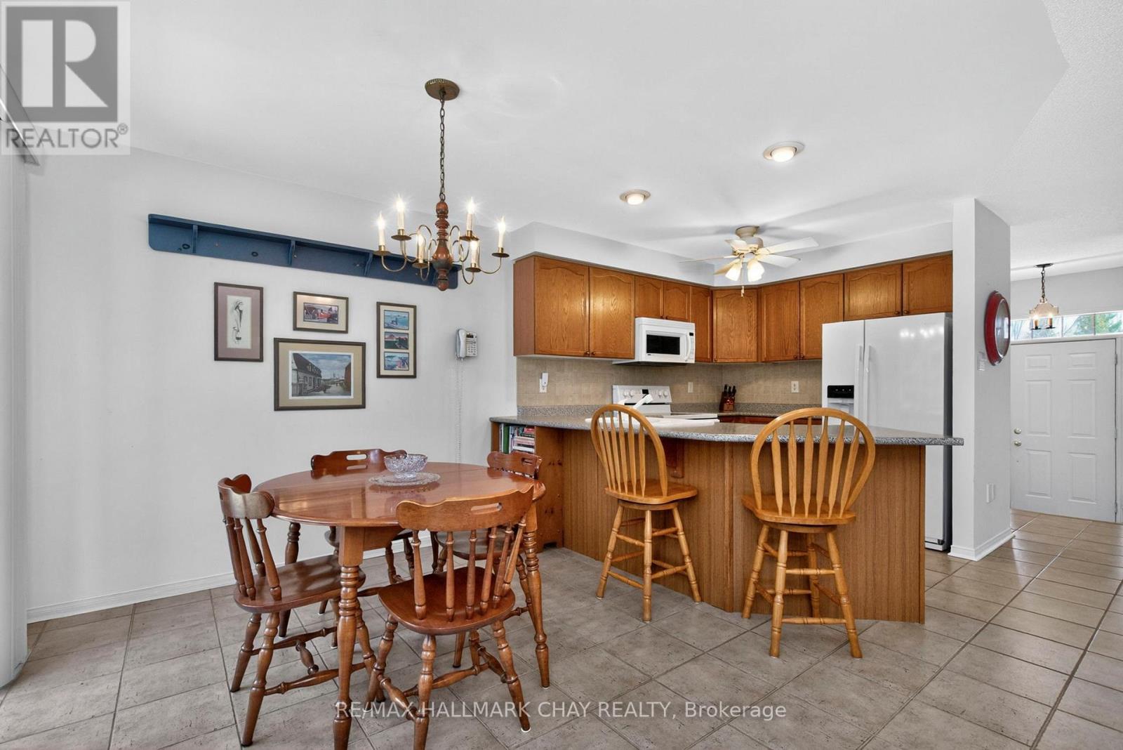 4 BAY COURT - 8