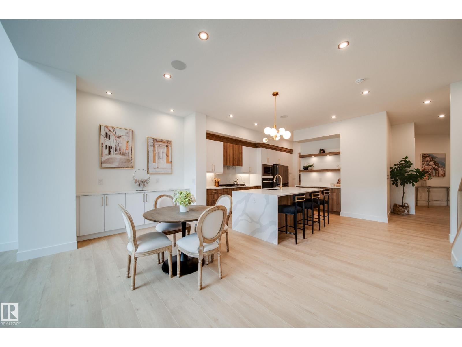 #21 20425 93 AV NW - 22