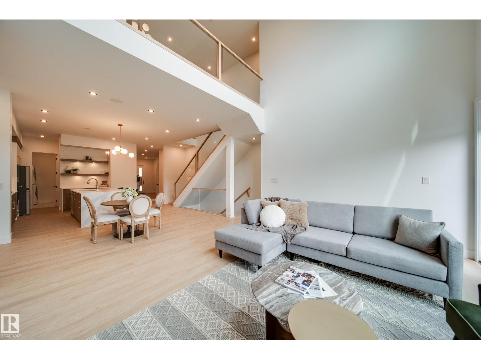 #21 20425 93 AV NW - 26