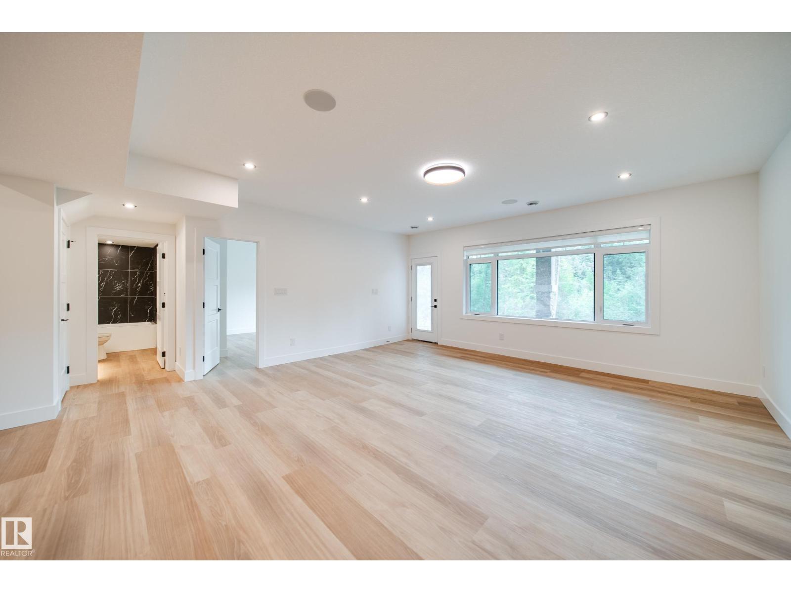 #21 20425 93 AV NW - 43