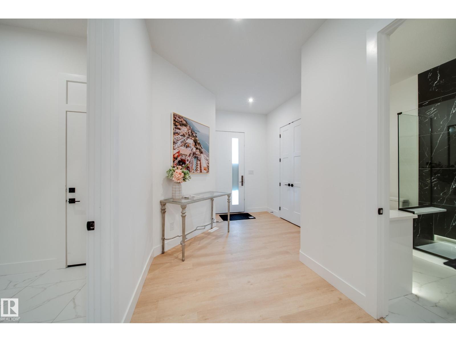 #21 20425 93 AV NW - 6