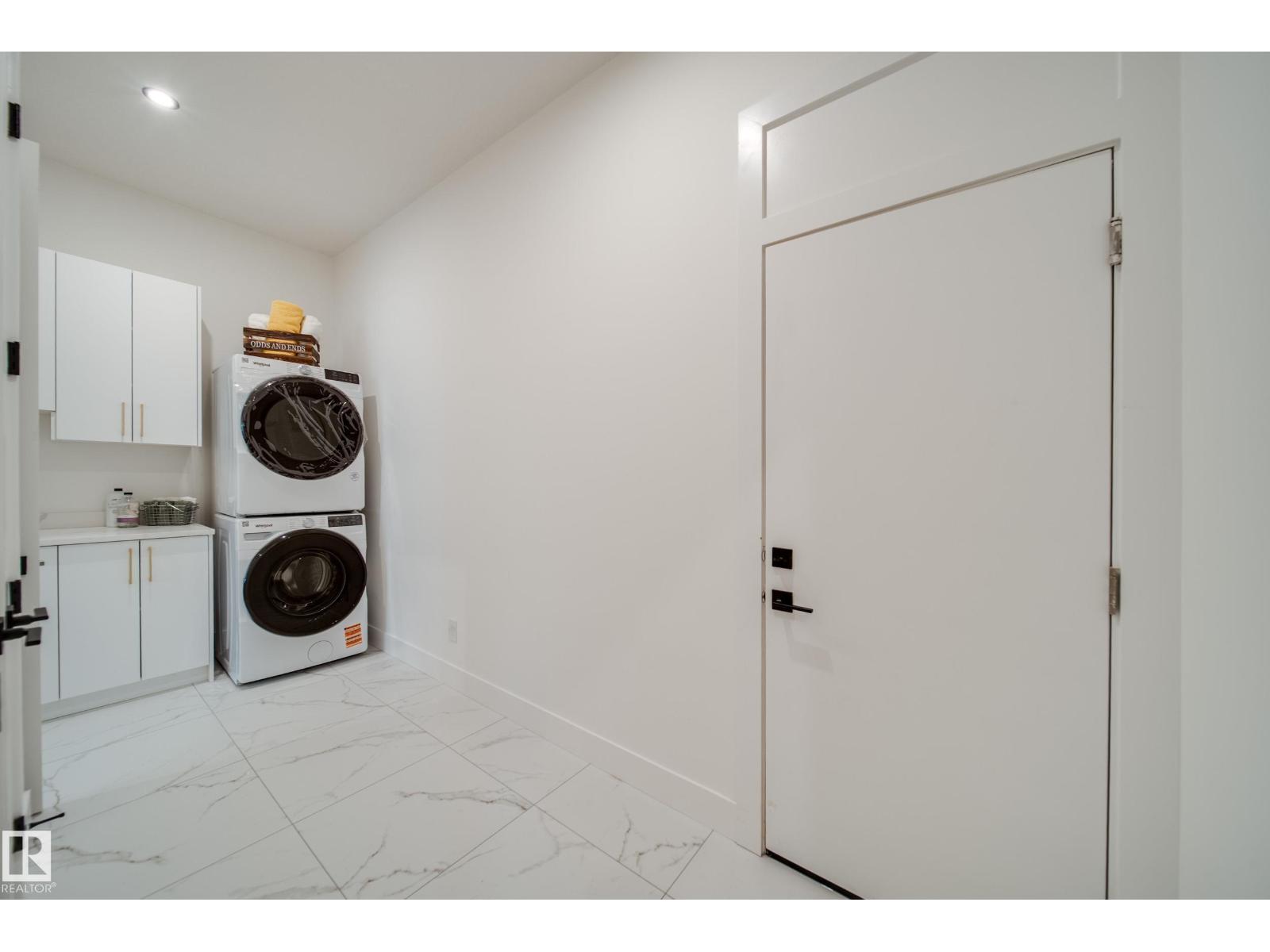 #21 20425 93 AV NW - 8