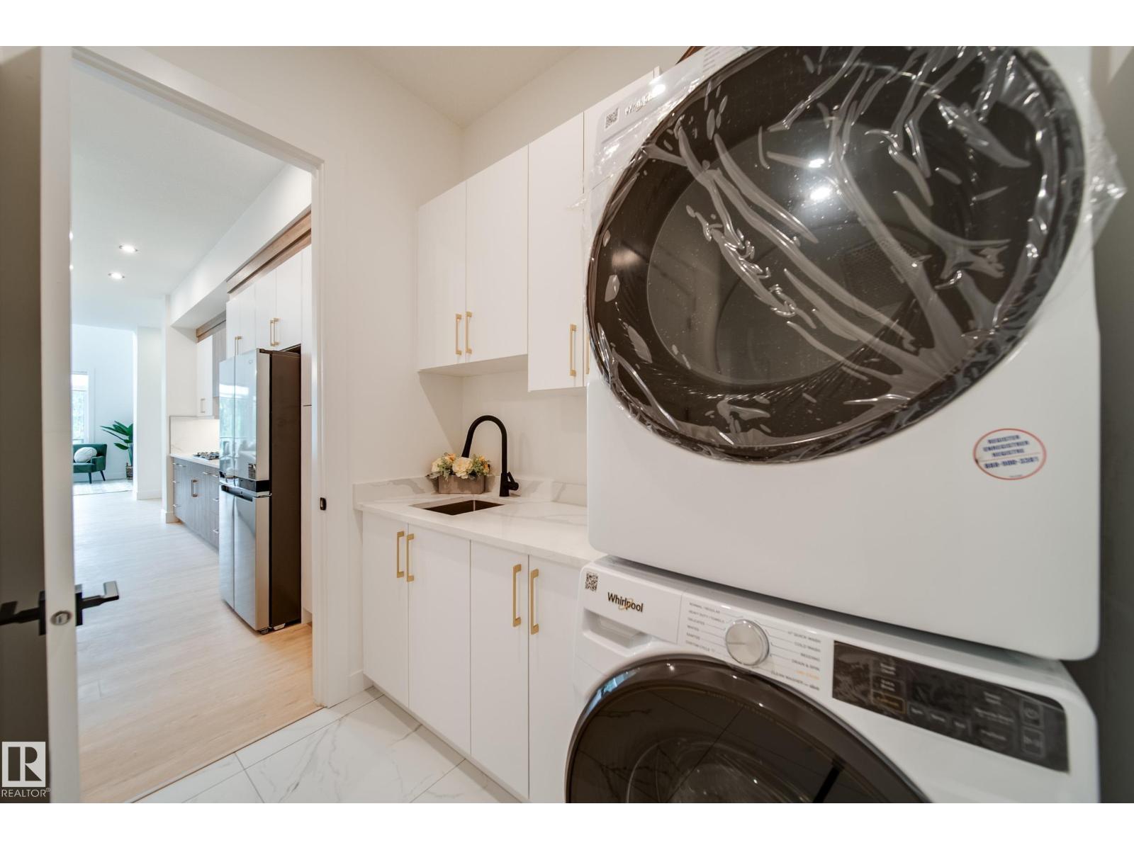 #21 20425 93 AV NW - 9
