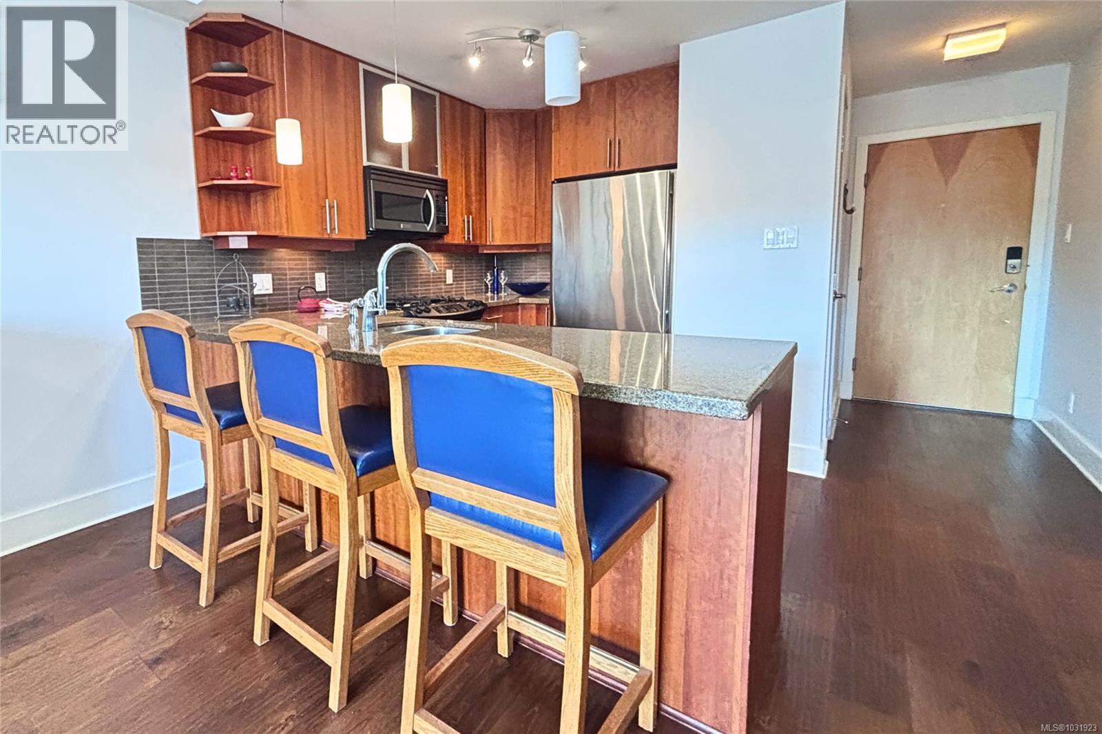 #206 194 BEACHSIDE DR - 20