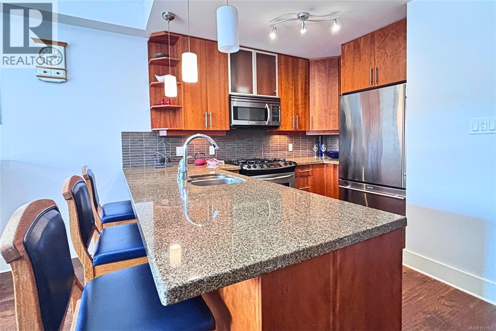 #206 194 BEACHSIDE DR - 5