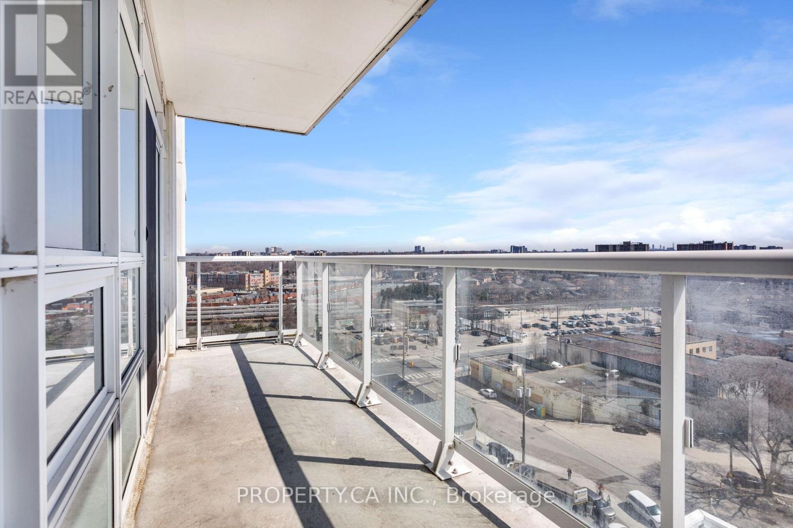 #1102 10 WILBY CRESCENT - 11