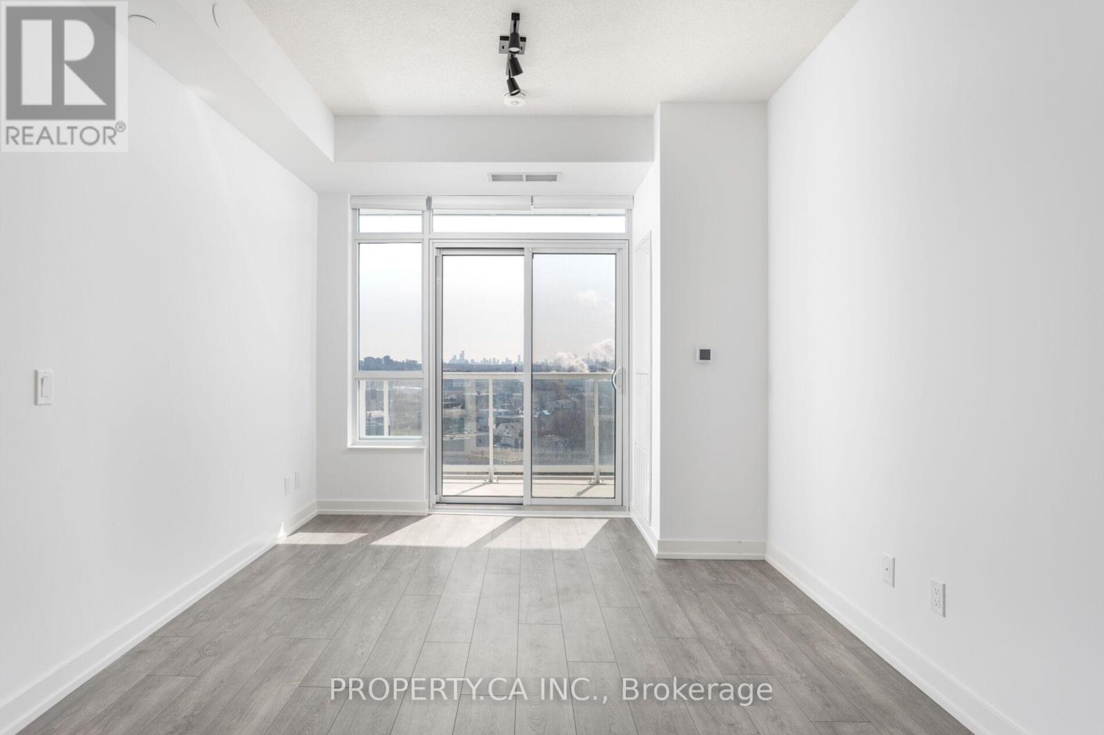 #1102 10 WILBY CRESCENT - 9