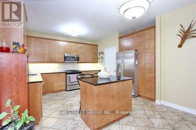 6 EVERINGHAM CIRCLE - 11