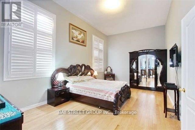 6 EVERINGHAM CIRCLE - 15