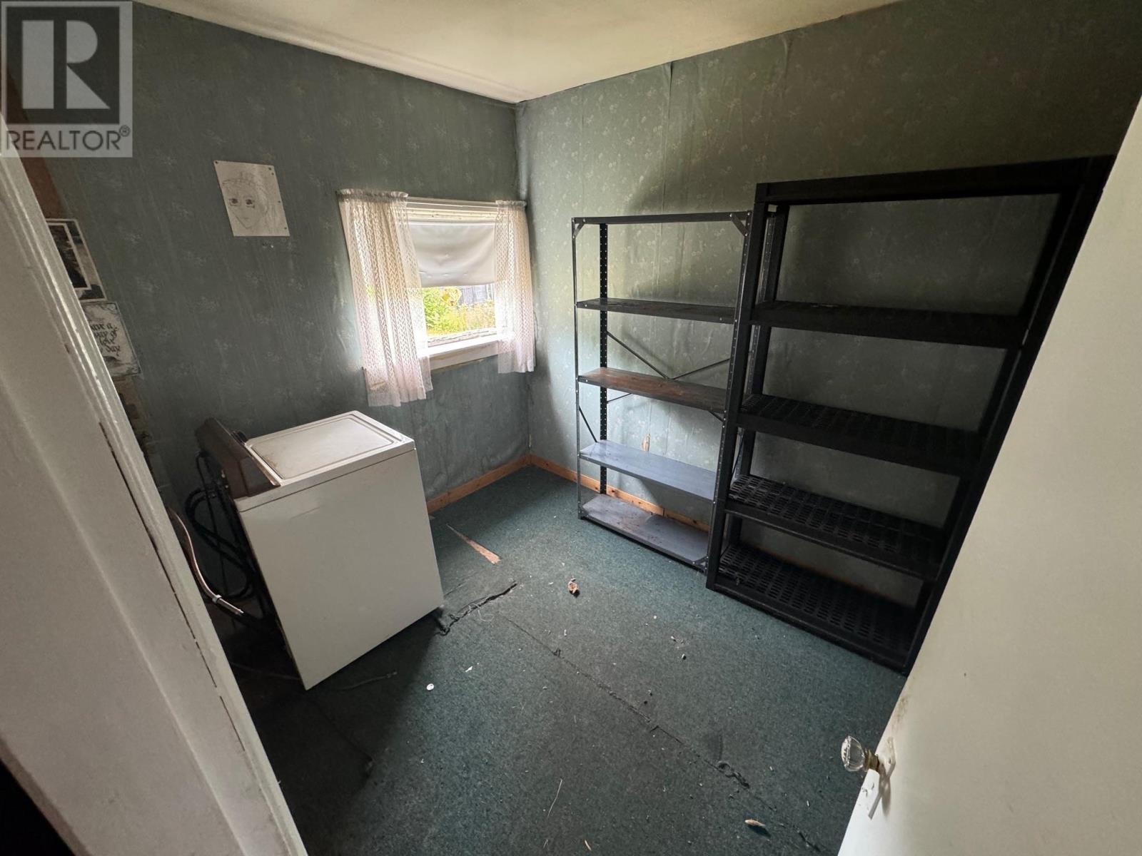 Property 19 of 22 of 12272 Highway 105