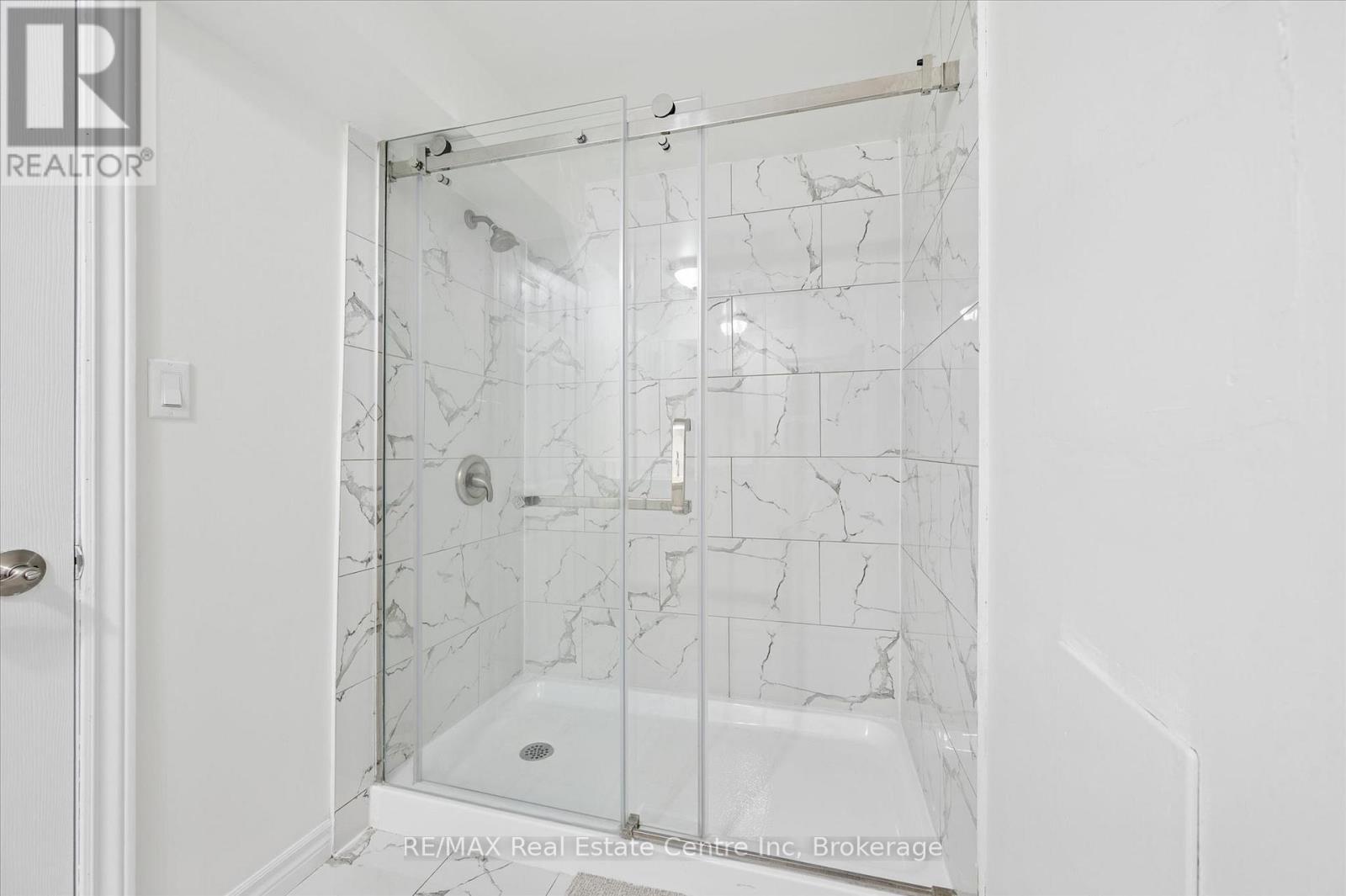 6 EASTVIEW ROAD - 34