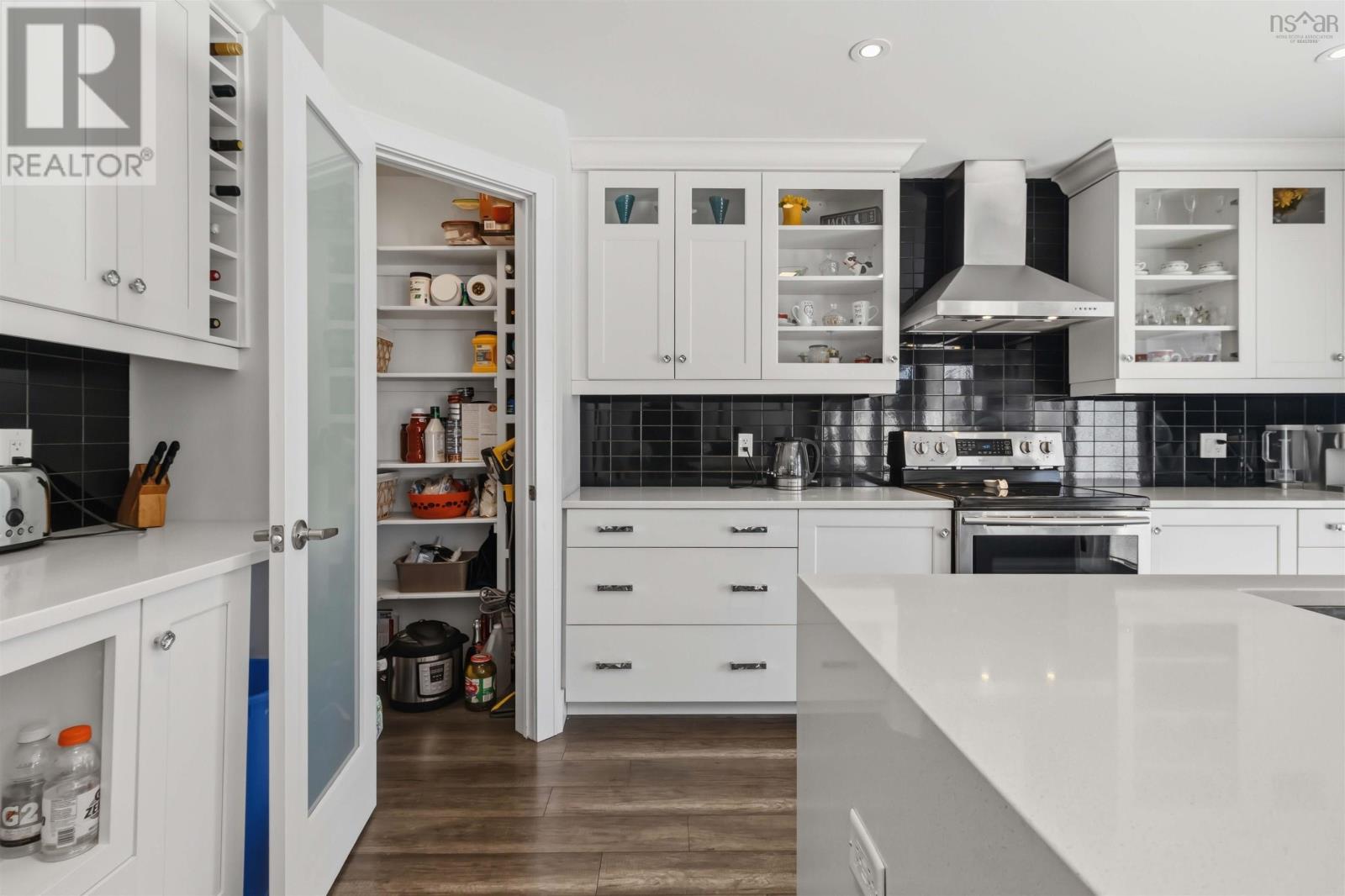 Property 26 of 52 of 228 Maple Grove Avenue