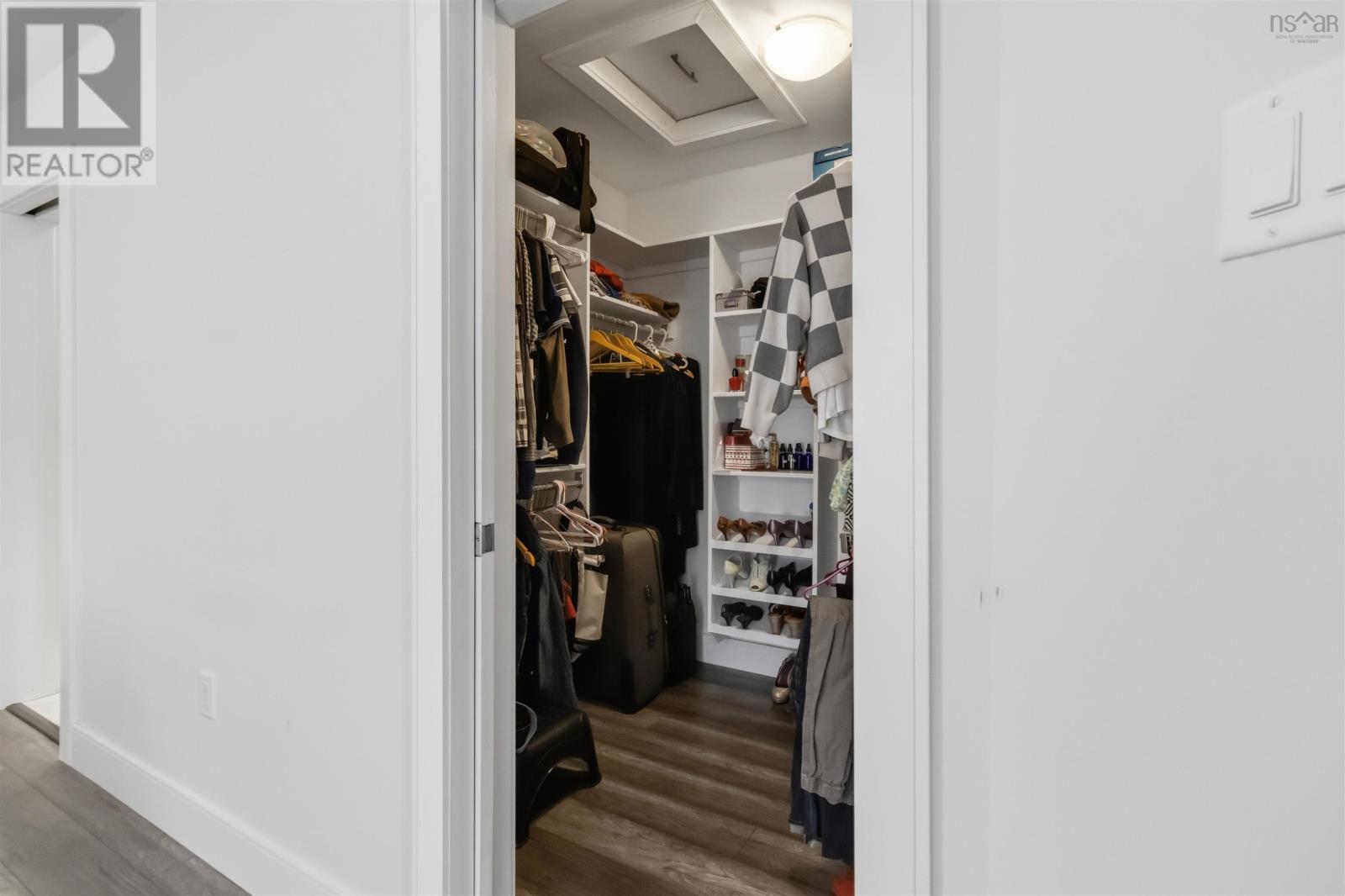 Property 33 of 52 of 228 Maple Grove Avenue