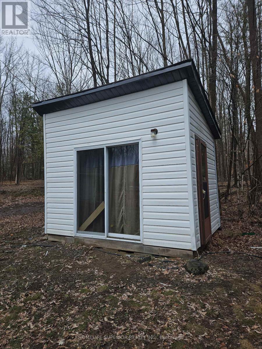366 SWINBURNE LANE — photo 8