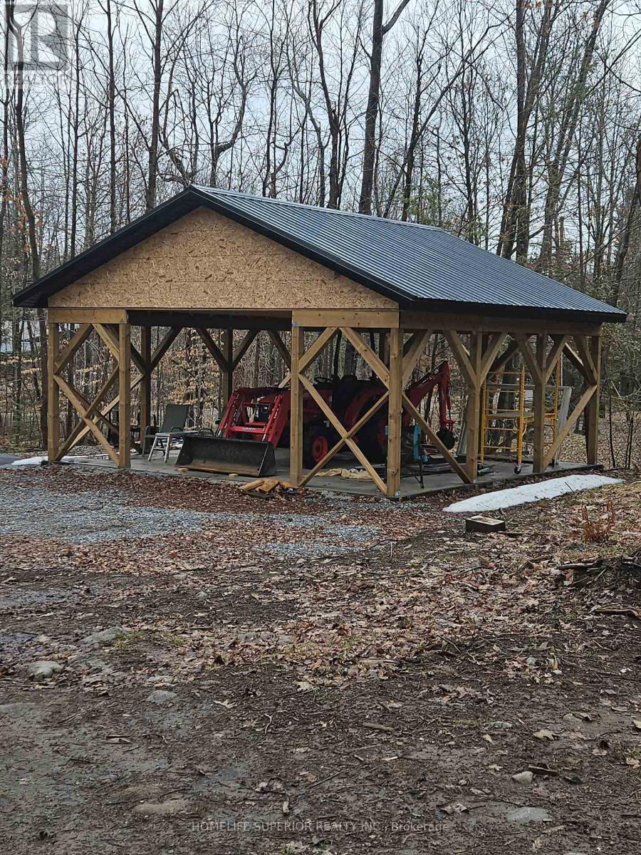 366 SWINBURNE LANE — photo 9