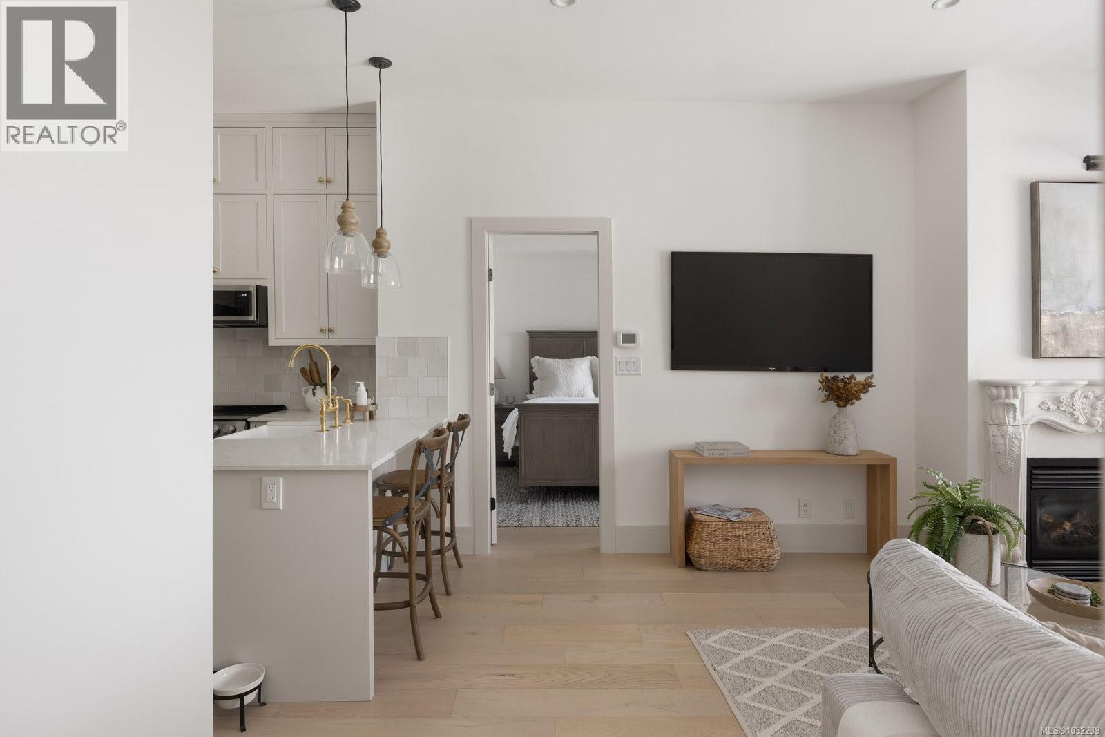 #403 1335 BEAR MOUNTAIN PKWY - 22