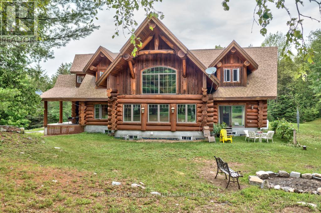 2467 DARLING ROAD - 1