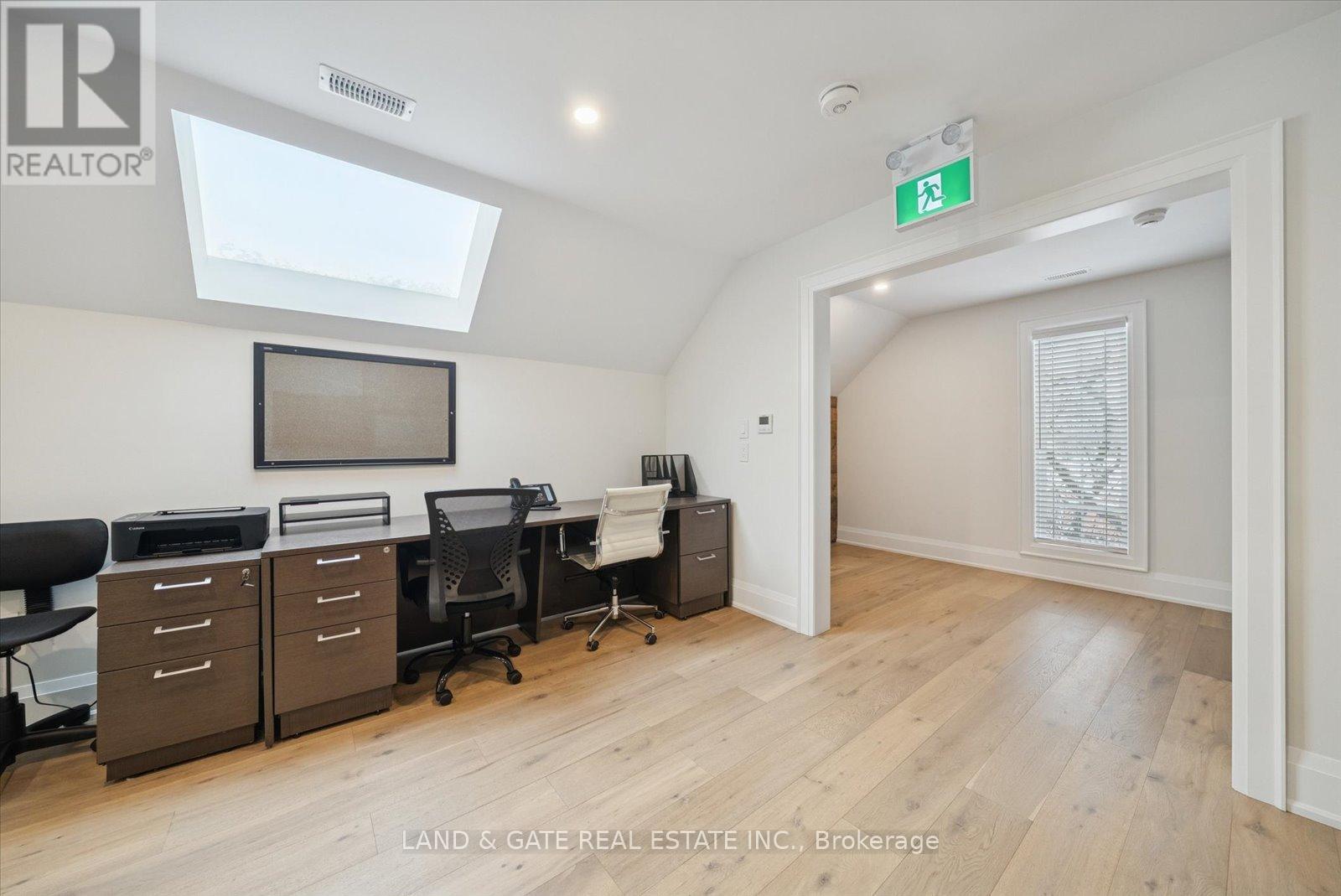 20 ELGIN STREET E — photo 35