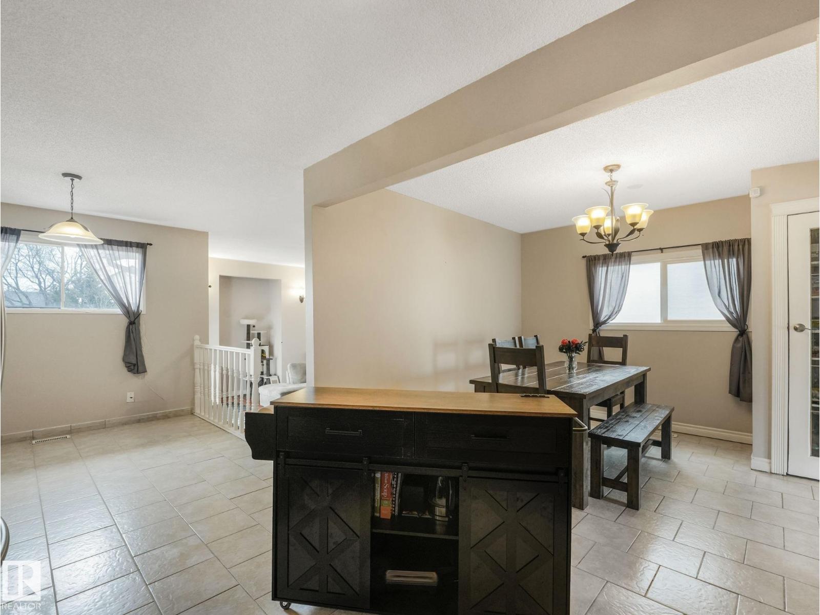 9945 163 ST NW NW - 28