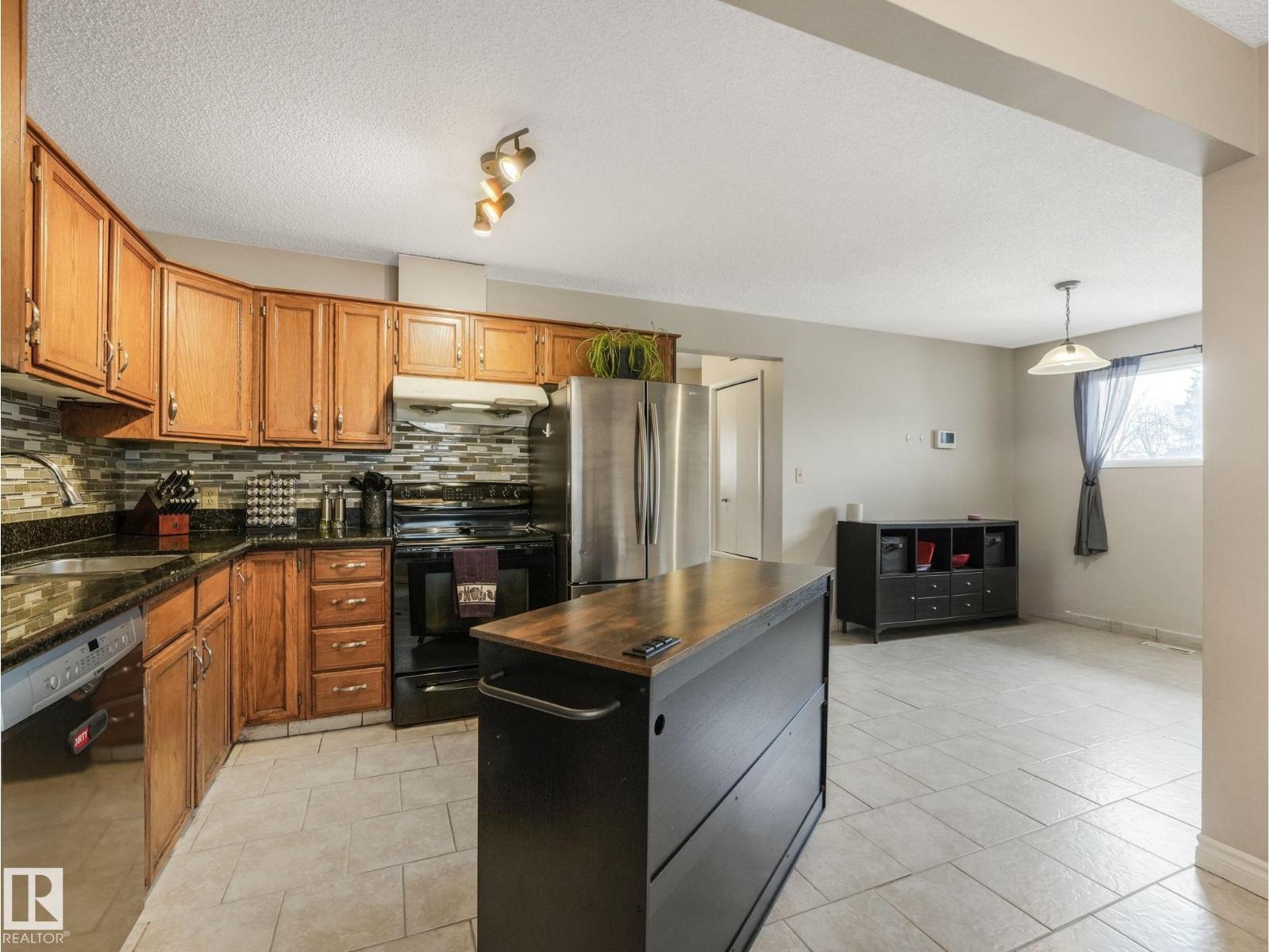 9945 163 ST NW NW - 29