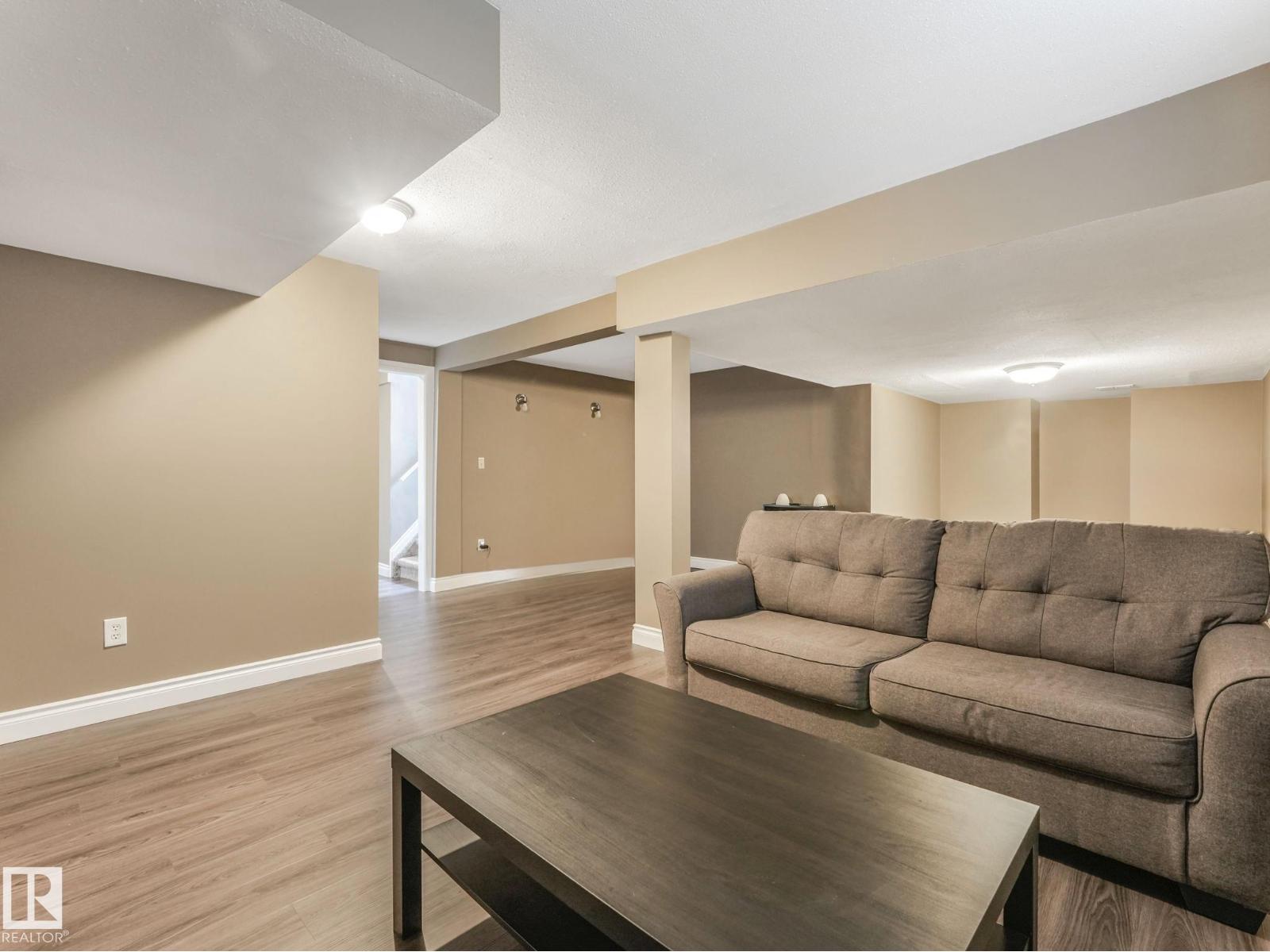 9945 163 ST NW NW - 48