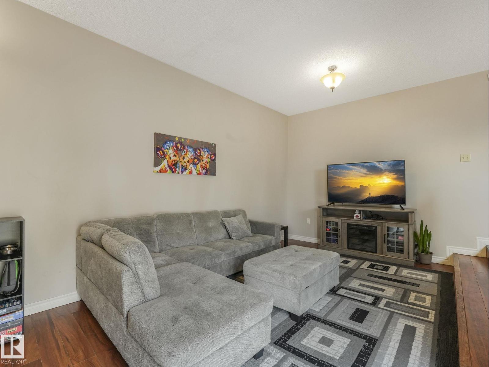 9945 163 ST NW NW - 35