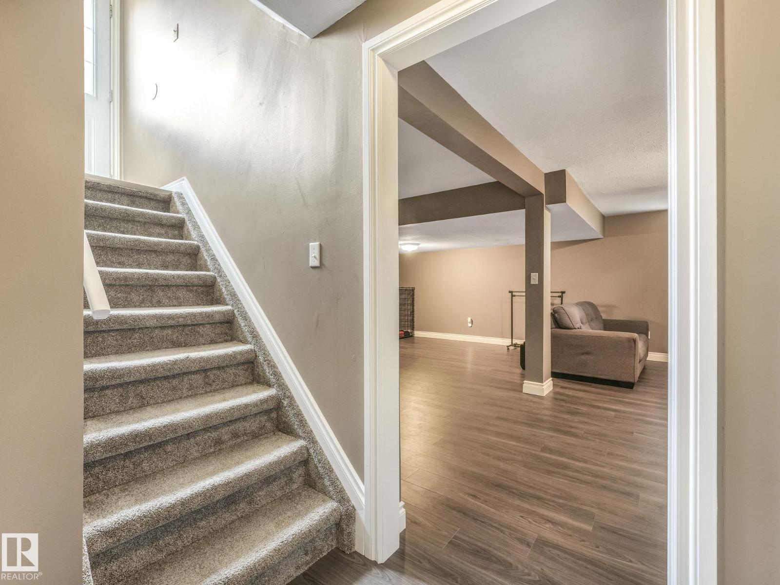 9945 163 ST NW NW - 38