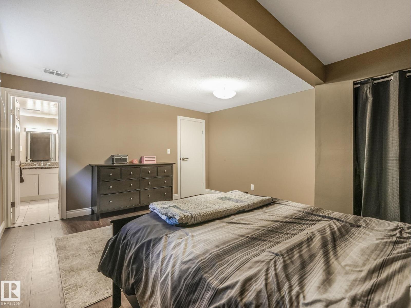 9945 163 ST NW NW - 51