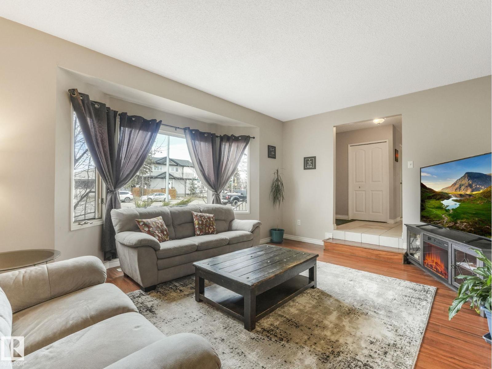 9945 163 ST NW NW - 23