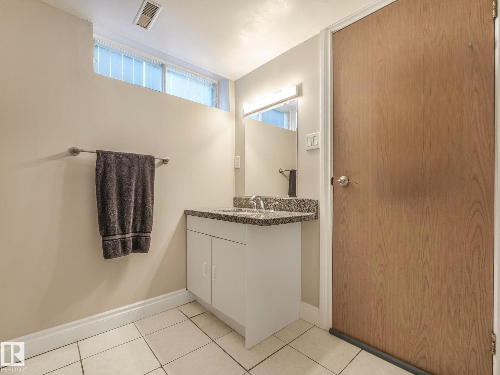 9945 163 ST NW NW - 53